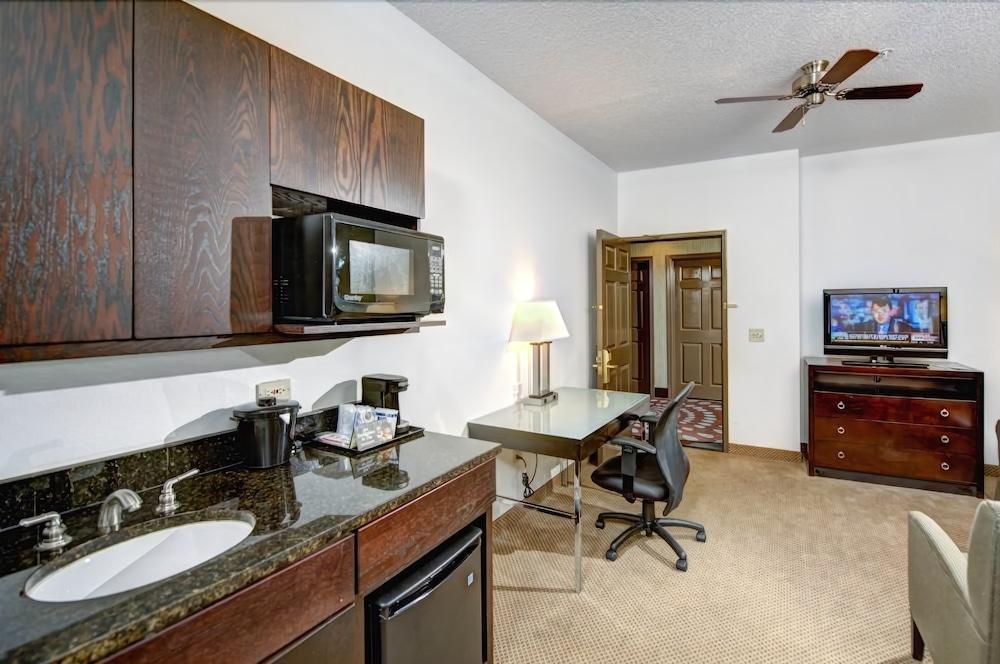 Holiday Express & Chicago-deerfield Lincolnshire By Ihg Hotel